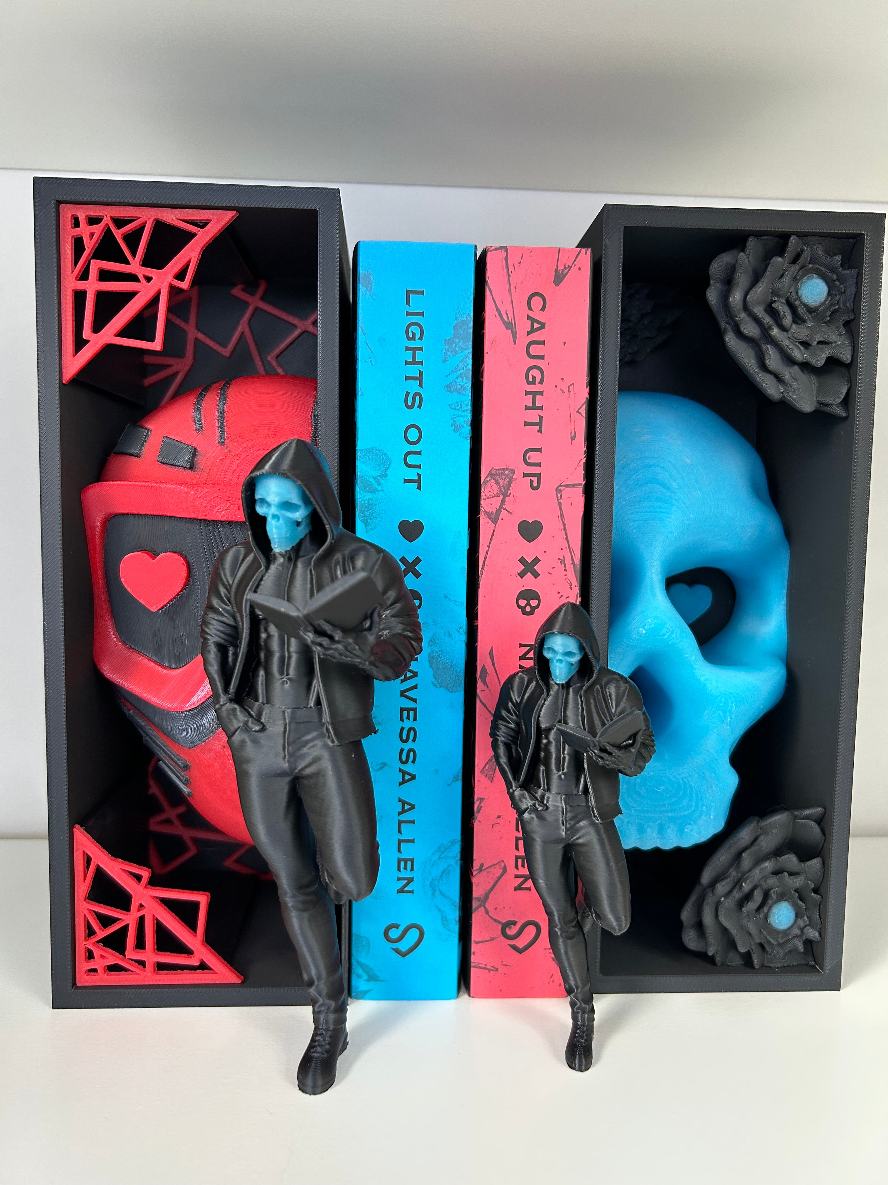 Dark Romance reader - Bookshelf decor