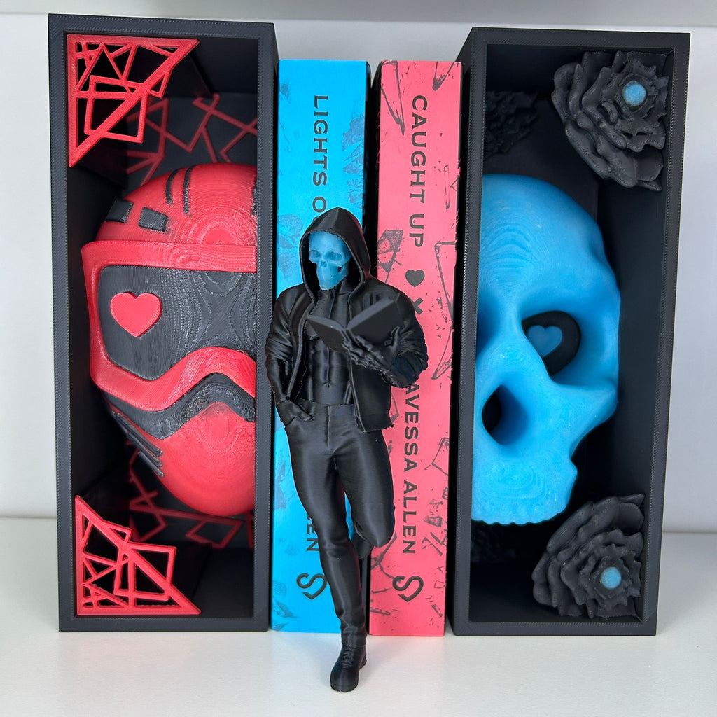 Dark Romance reader - Bookshelf decor