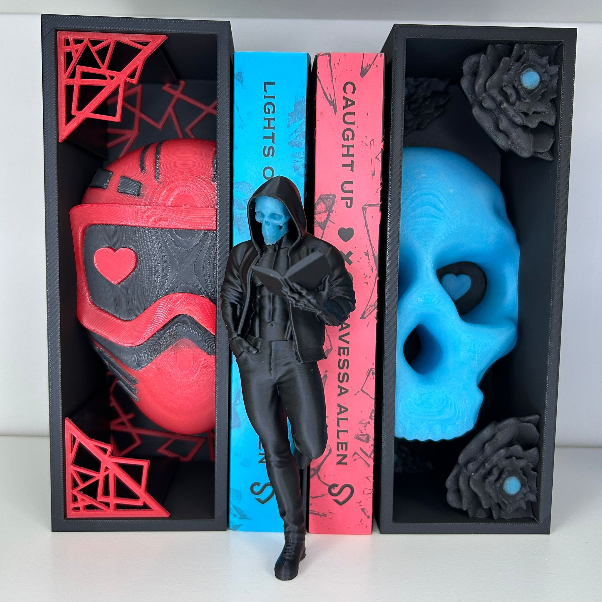 Dark Romance reader - Bookshelf decor