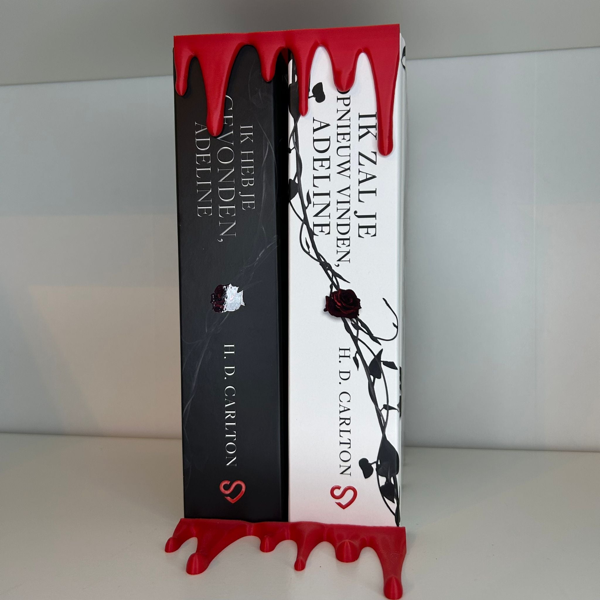 Drip bookend bottom and top decor