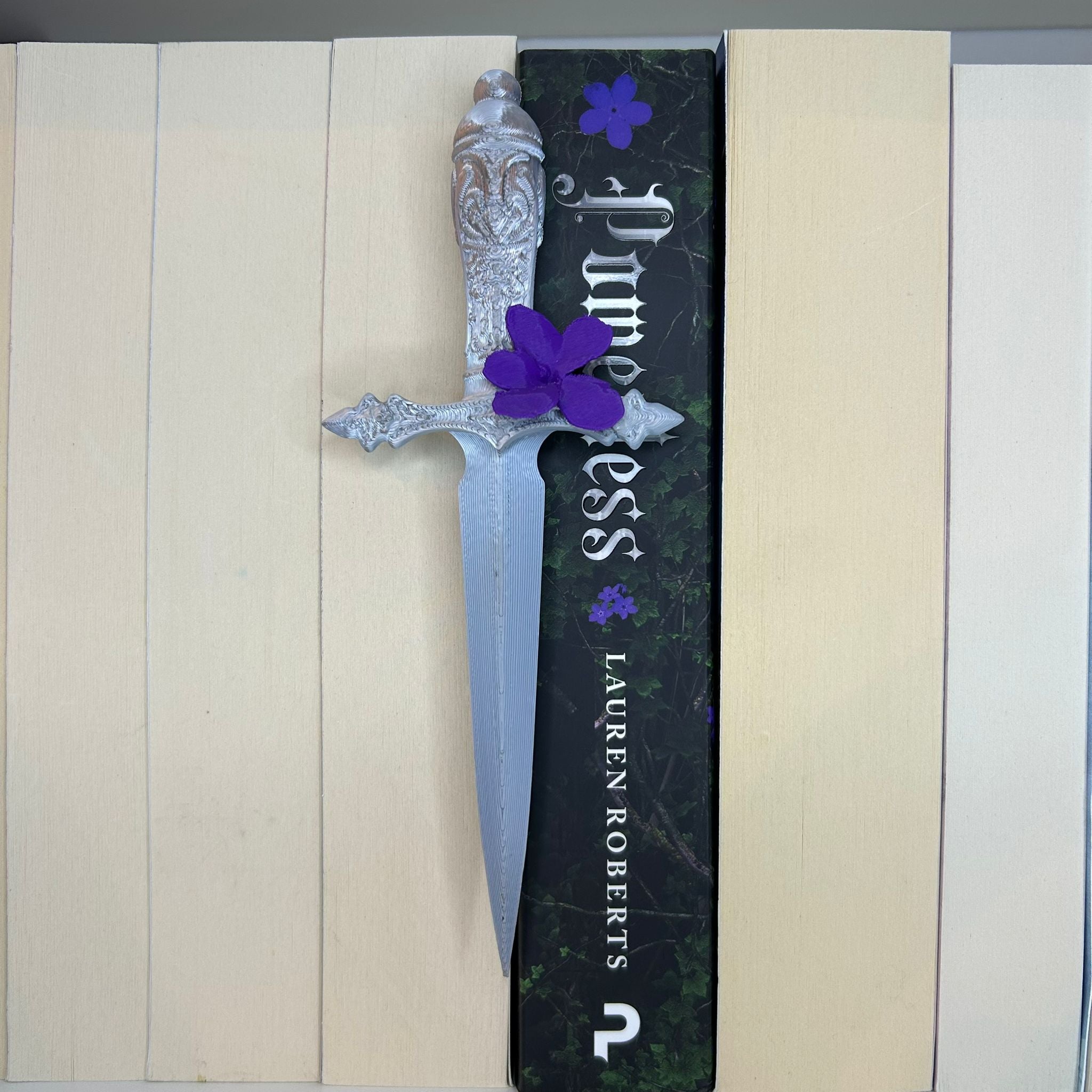 Fantasy Dolk Spine Hugger – Bookish Shelf Decor – Peek Out Book Decor