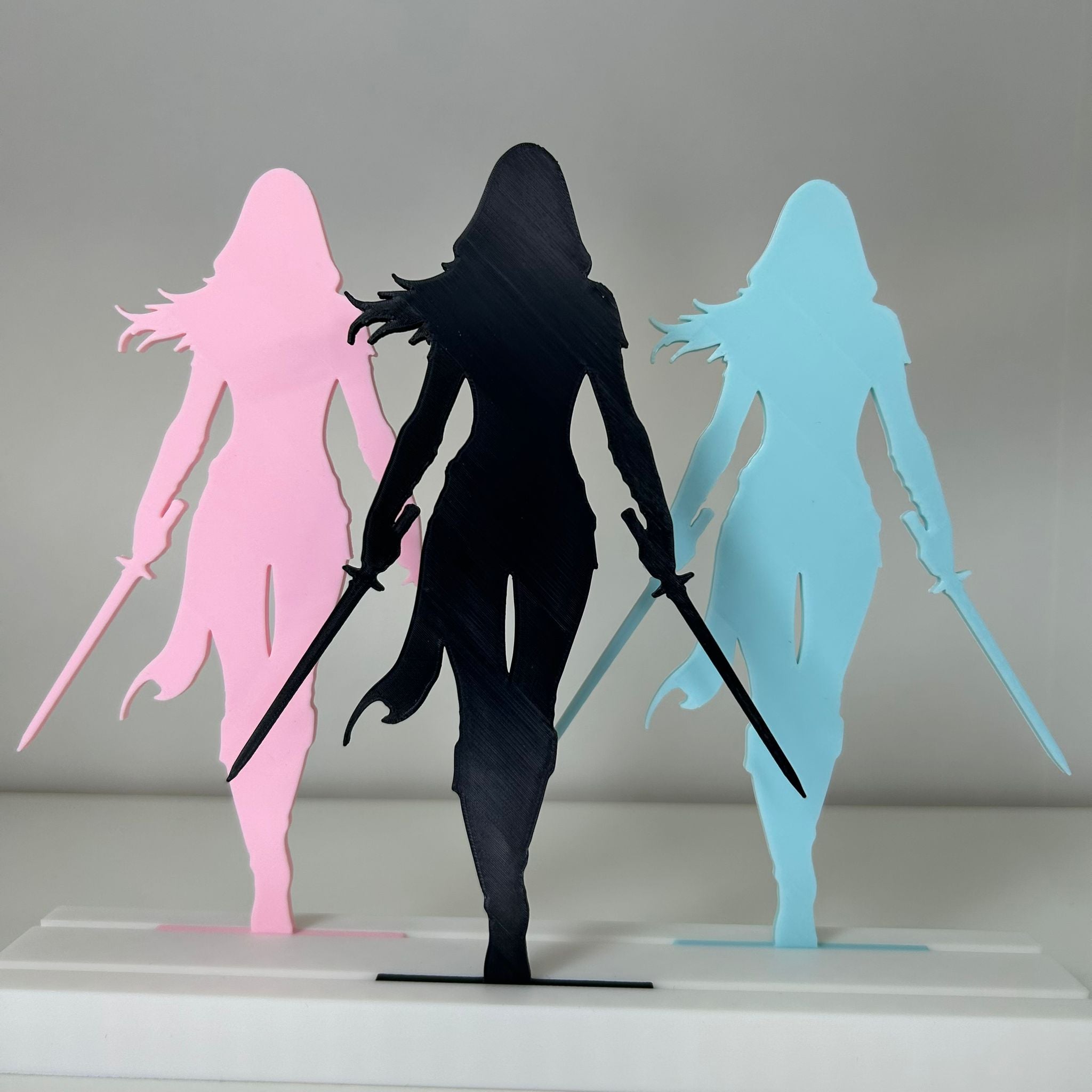 Female Assassin Ornament - Plates & Pieces