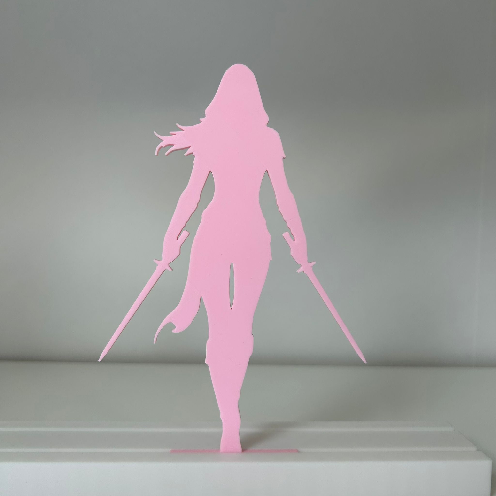 Female Assassin Ornament - Plates & Pieces