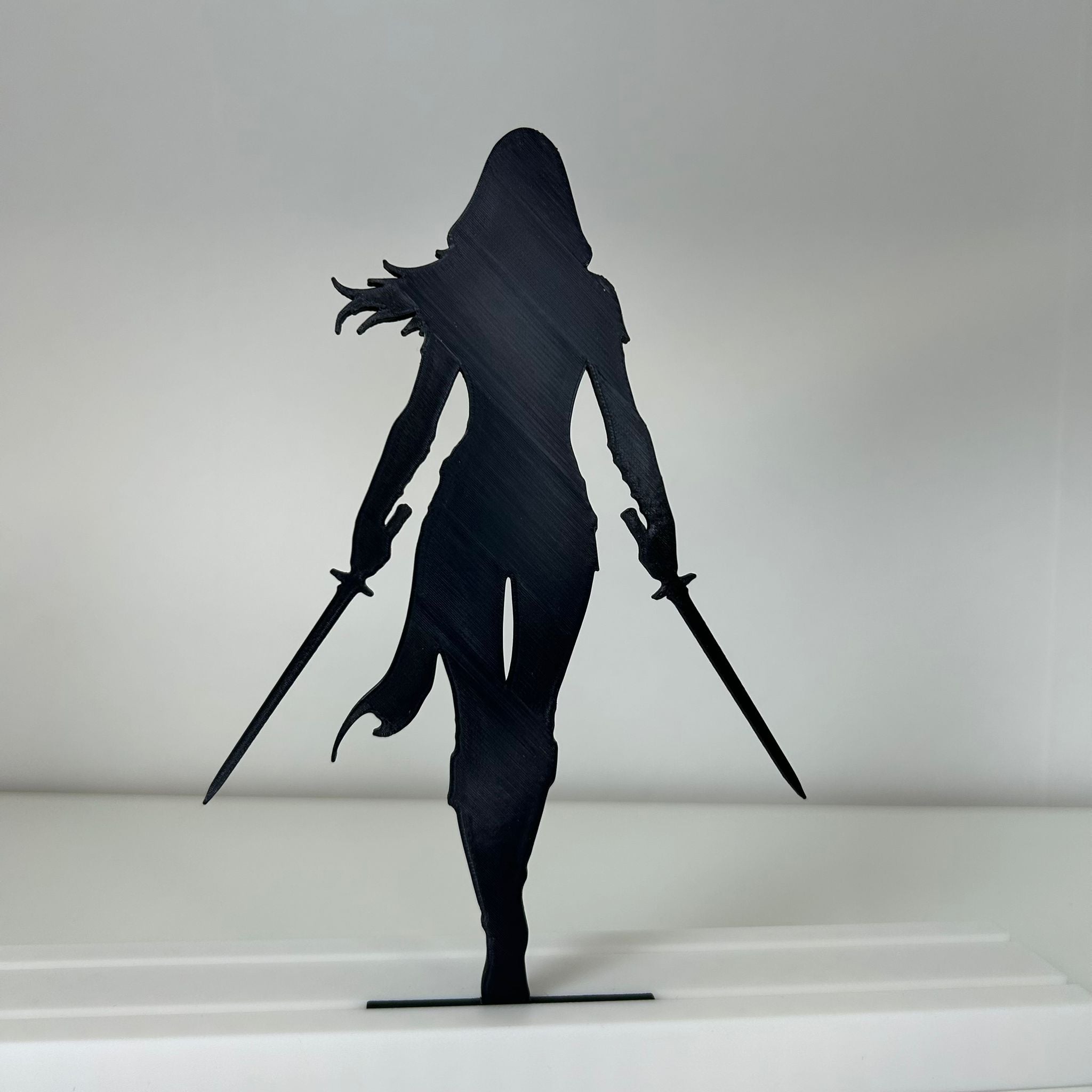 Female Assassin Ornament - Plates & Pieces