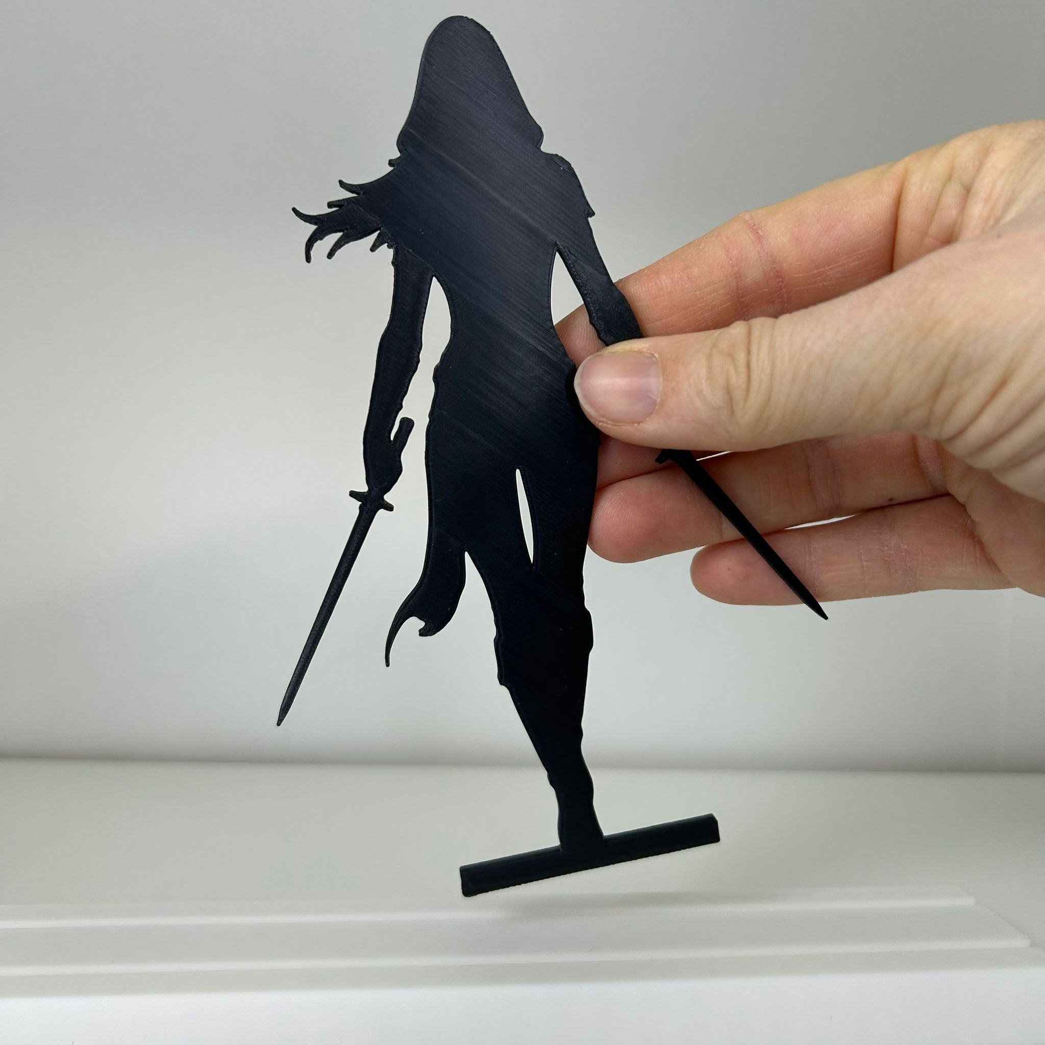 Female Assassin Ornament - Plates & Pieces