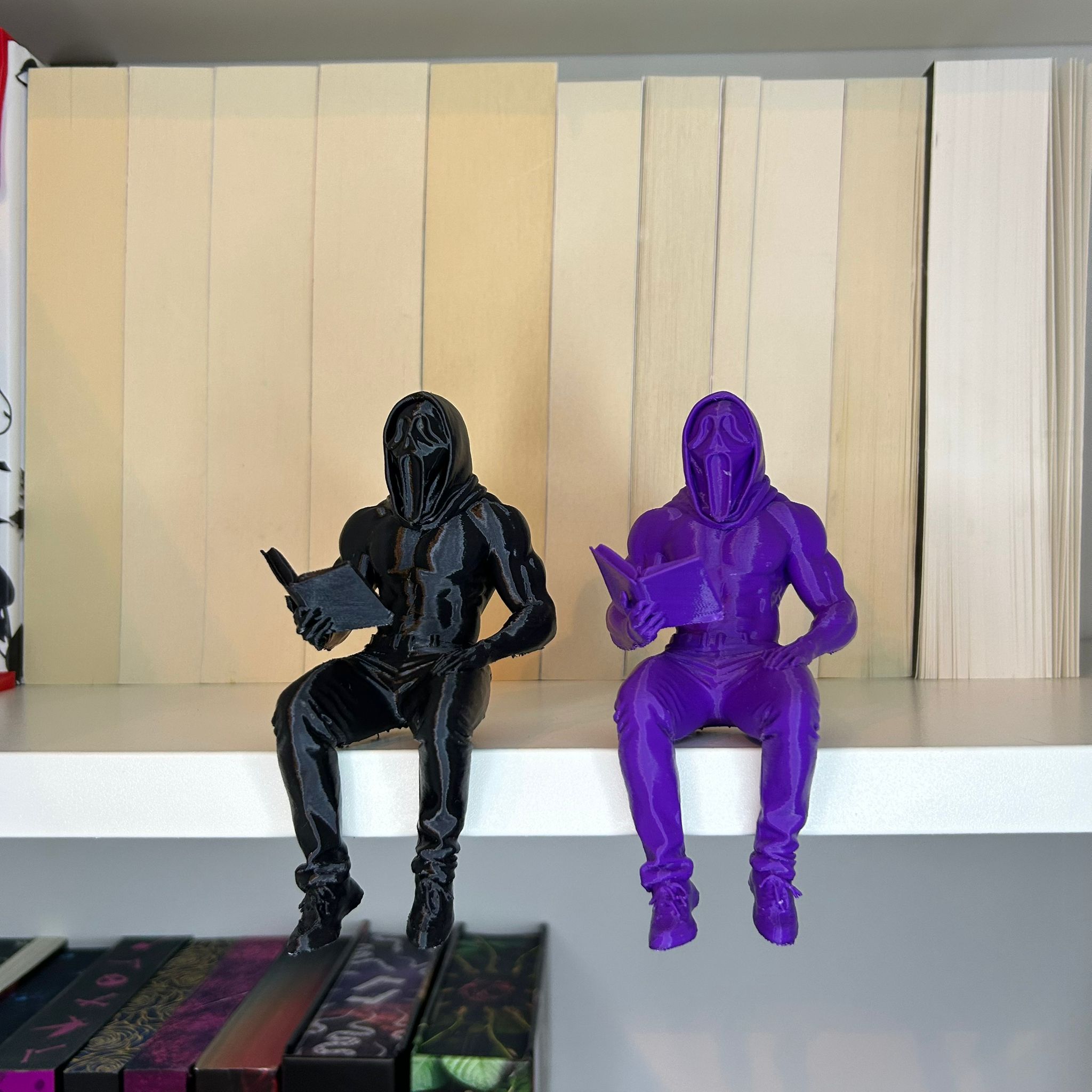 Ghostface Reader Shelf Sitter