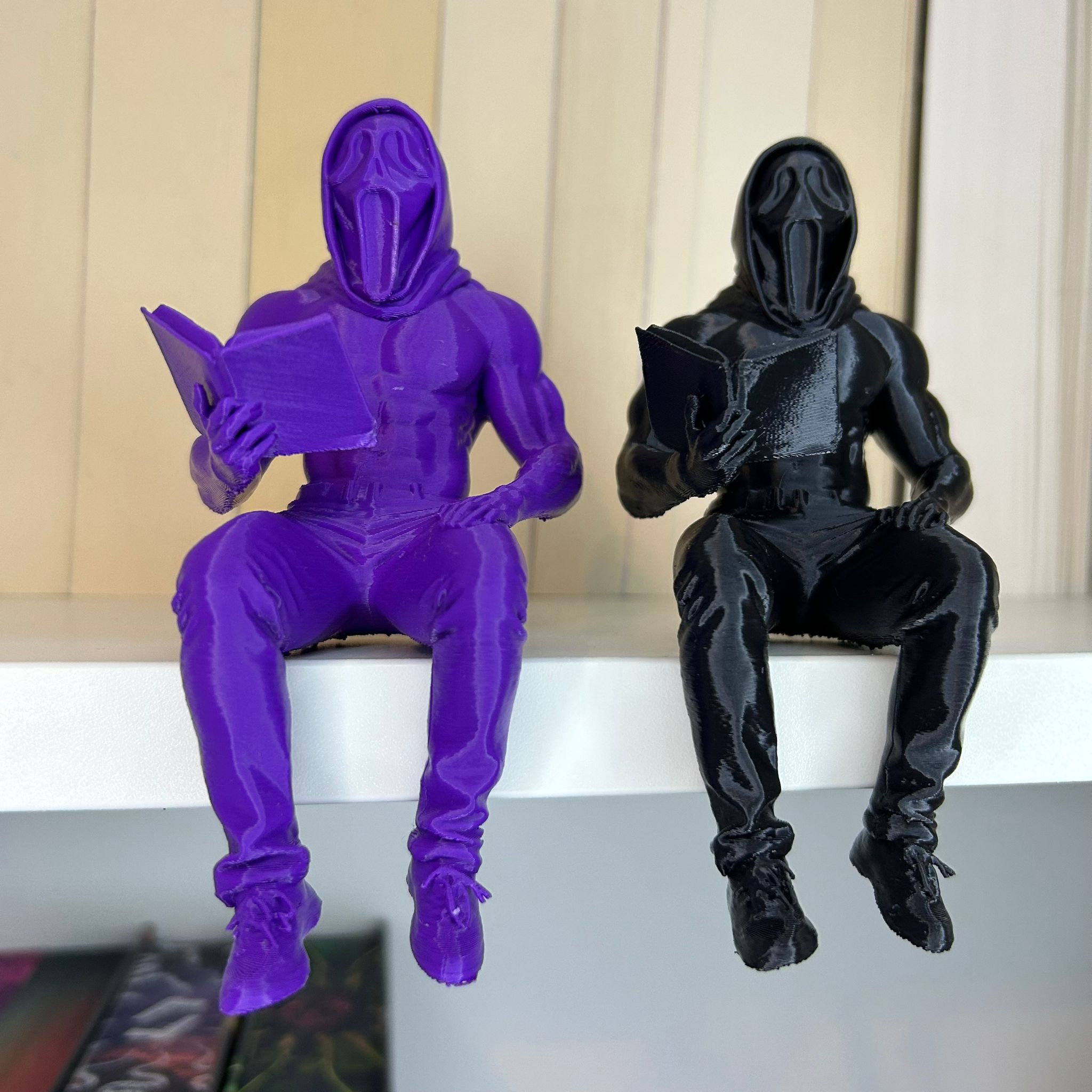 Ghostface Reader Shelf Sitter